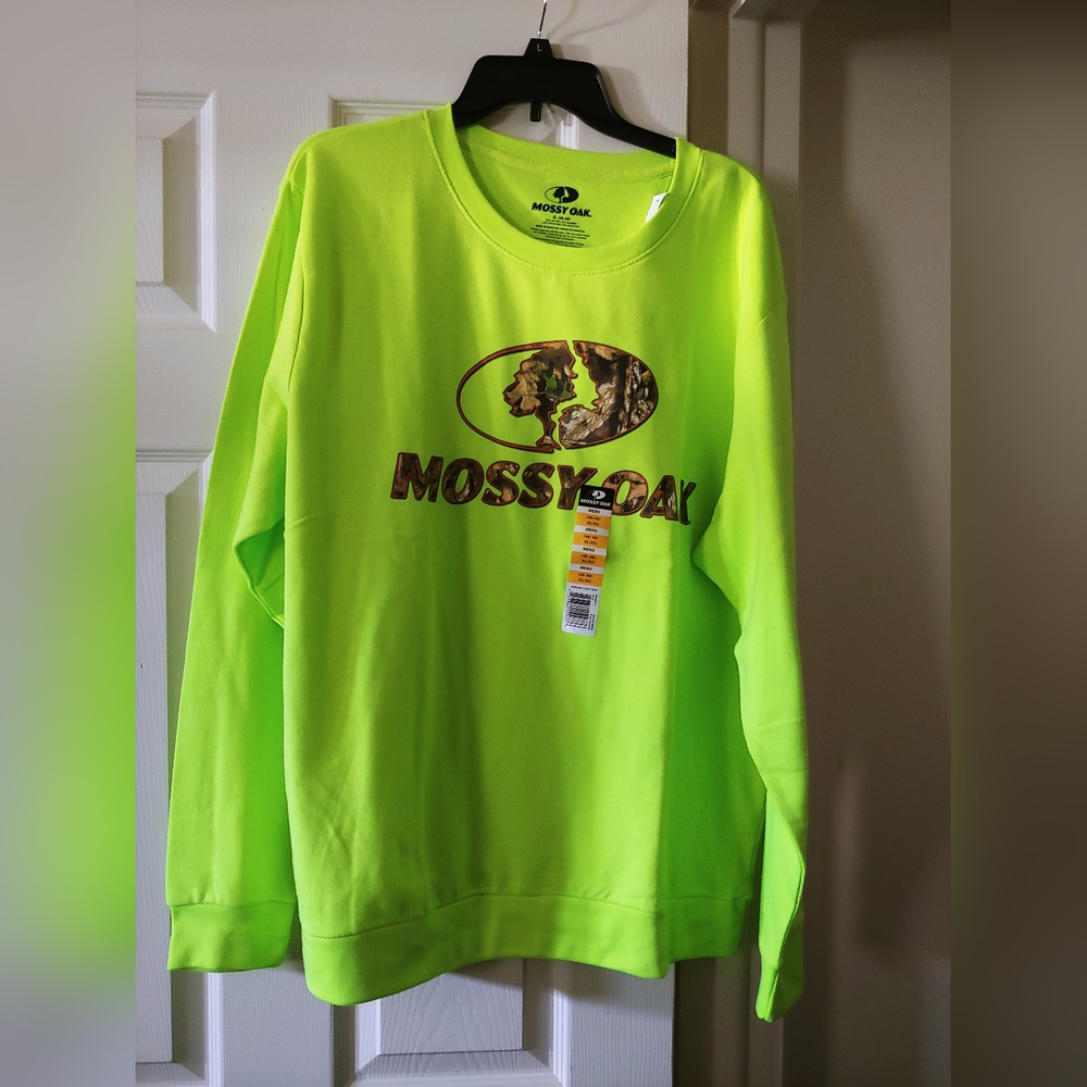 New mossy oak men's large bright green sweatshirt